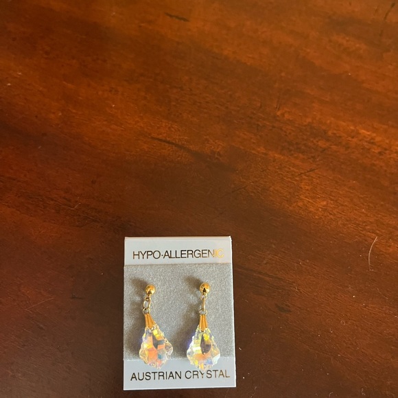 Australian Crystal dangle earrings, handmade, NWT - Picture 2 of 2